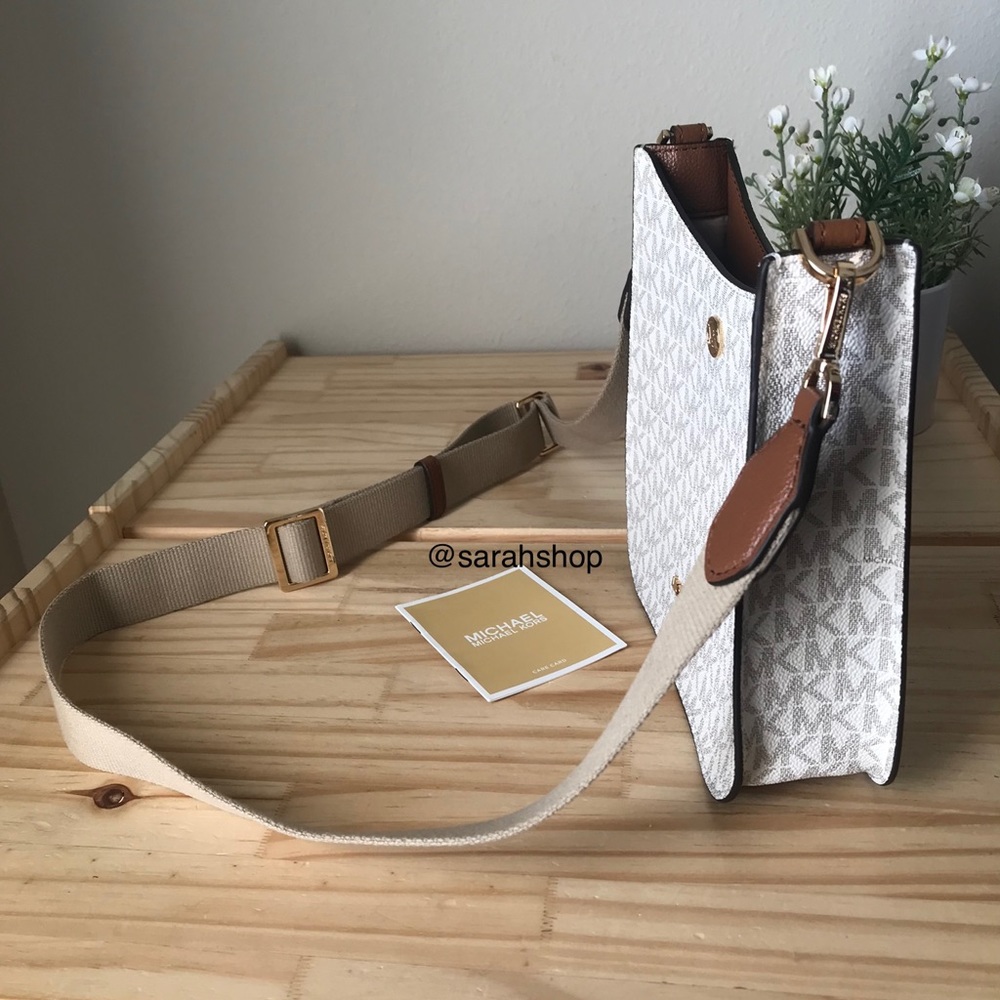 🌼Michael Kors Purse - Picture 3 of 11